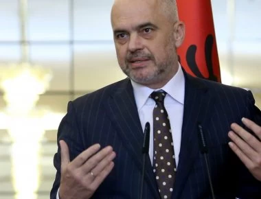 Ε. Ράμα: «Τον σεβασμό και τα συχαρητήριά μου σε Τσίπρα και Ζάεφ» (φωτο)